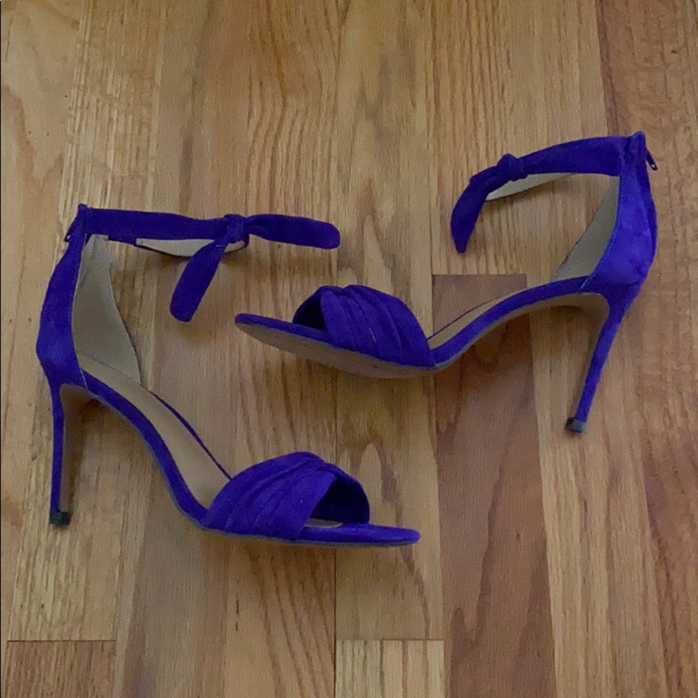BANANA REPUBLIC - NIB bow ankle heels